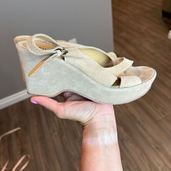 Sundance Suede Nude Sandals 38/8 Platform - Picture 7 of 7